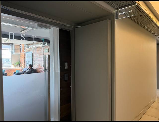 92M² BUILDING TO LET IN GREEN POINT